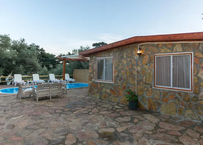 Ceren Akyaka Daily Weekly Vila Mugla